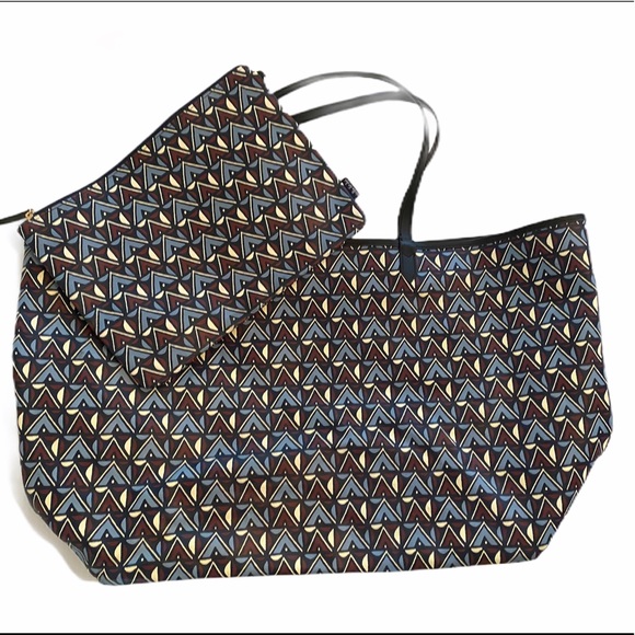 Stella & Dot Handbags - Stella & Dot Reversible Voyager Tote Tribal Arrow